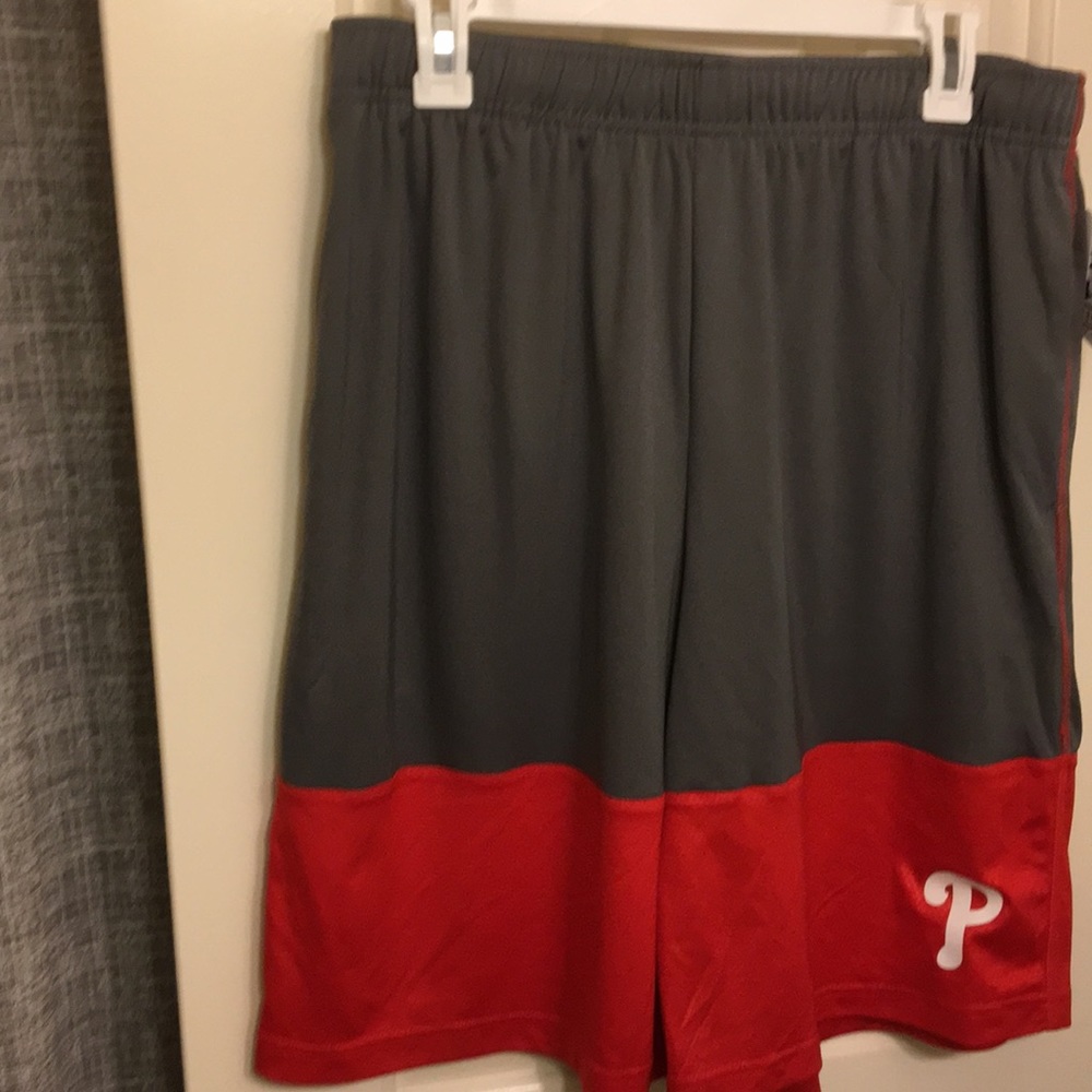 Phillies MLB size L Shorts